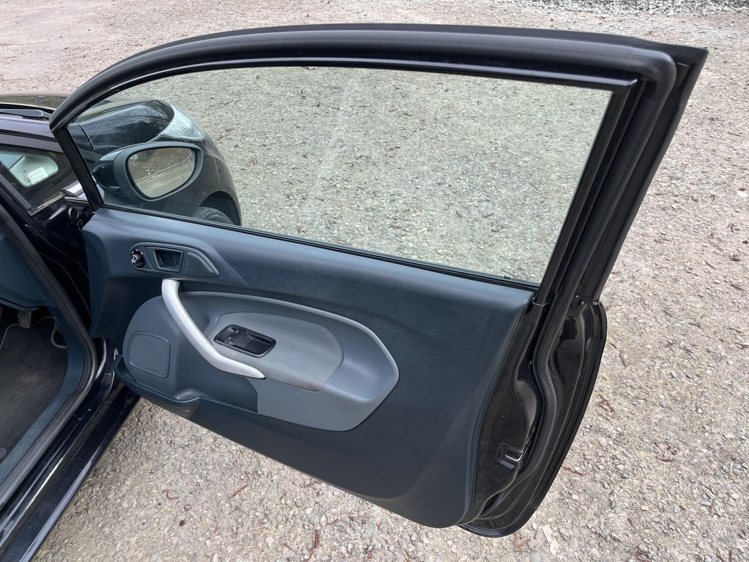 Used Ford Fiesta 2011 for sale - 77851811: Photo 22