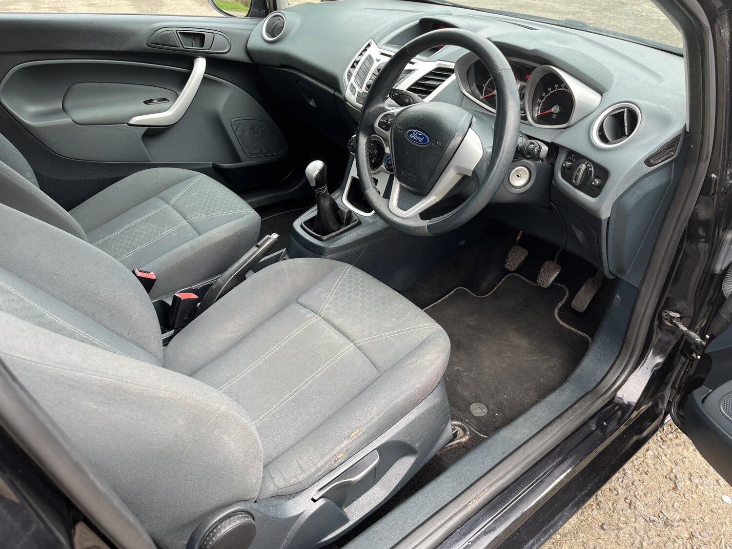 Used Ford Fiesta 2011 for sale - 77851811: Photo 27