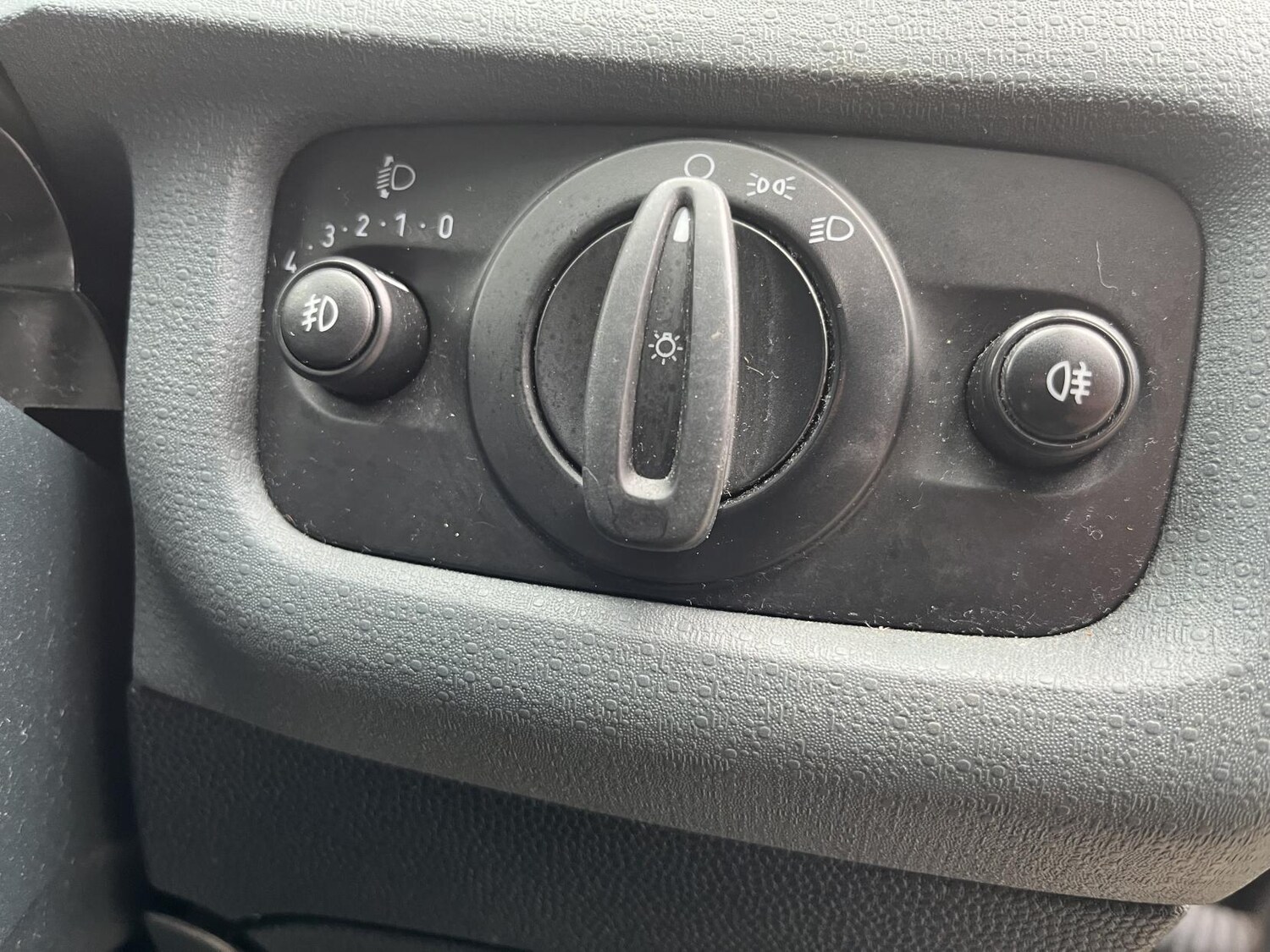 Used Ford Fiesta 2011 for sale - 77851811: Photo 30