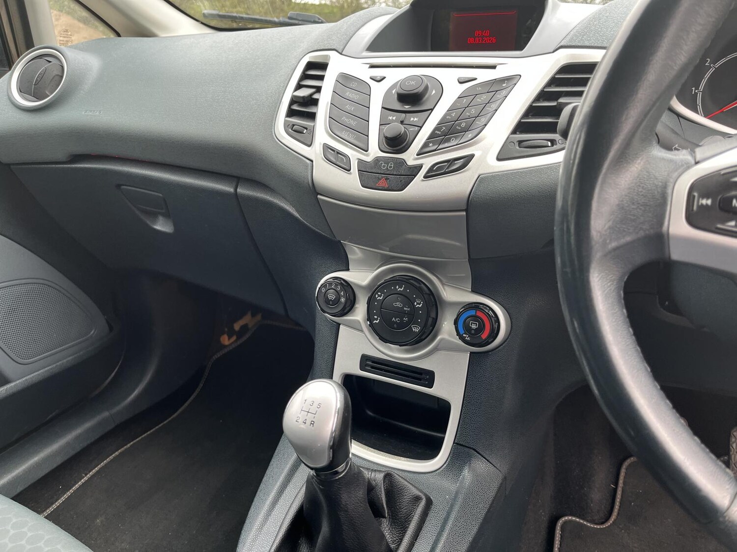 Used Ford Fiesta 2011 for sale - 77851811: Photo 31