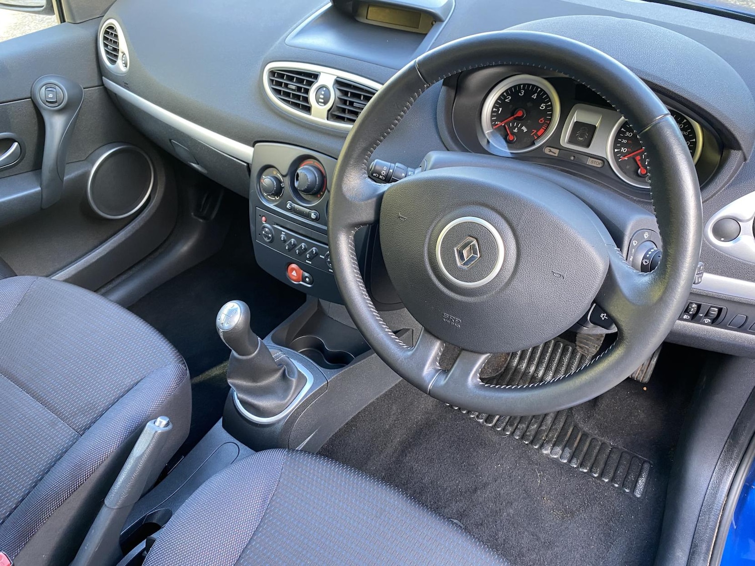 Used Renault Clio 2009 for sale - 76359011: Photo 15