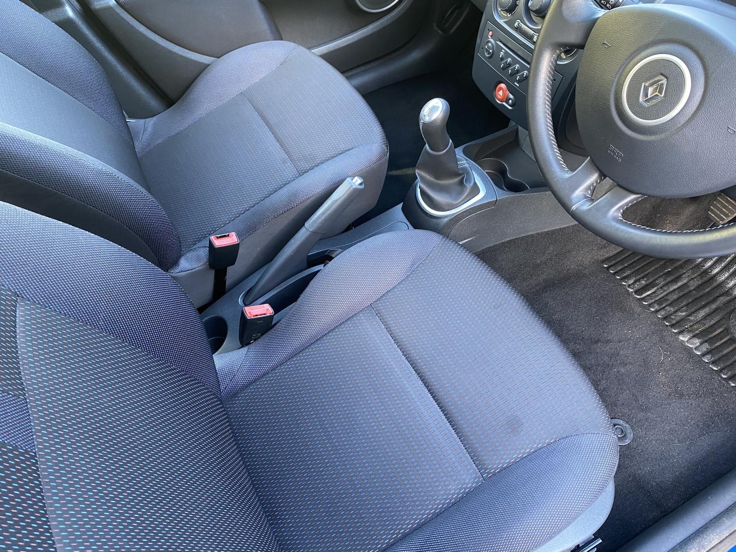 Used Renault Clio 2009 for sale - 76359011: Photo 40