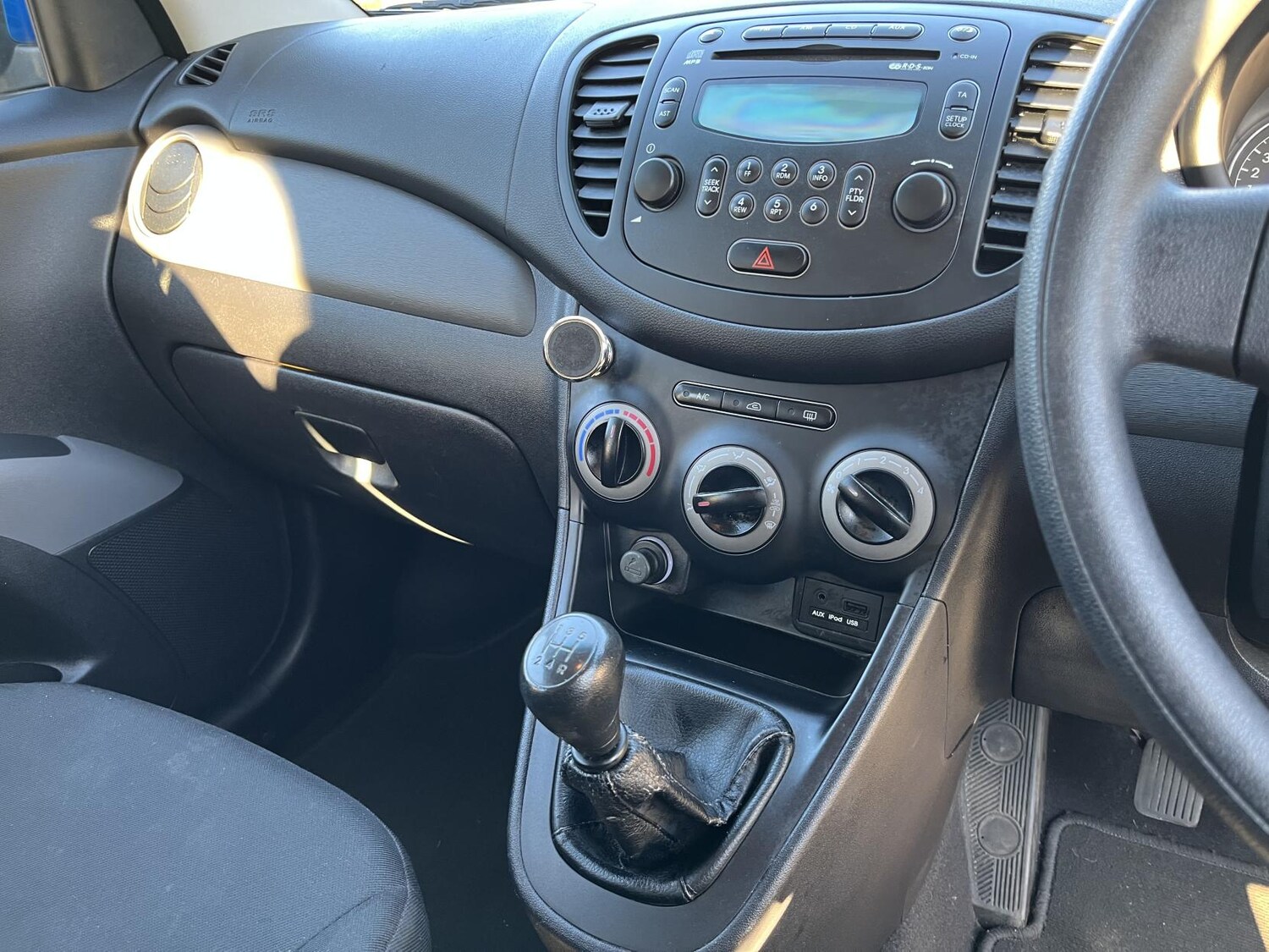 Used Hyundai i10 2011 for sale - 77938604: Photo 31