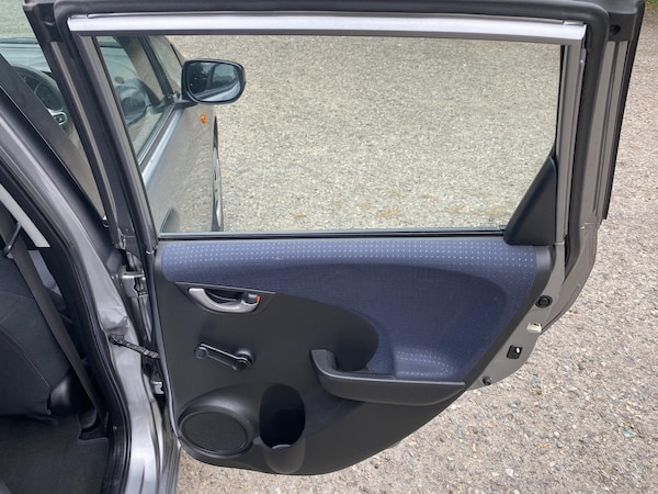 Used Honda Jazz 2010 for sale - 76083614: Photo 33