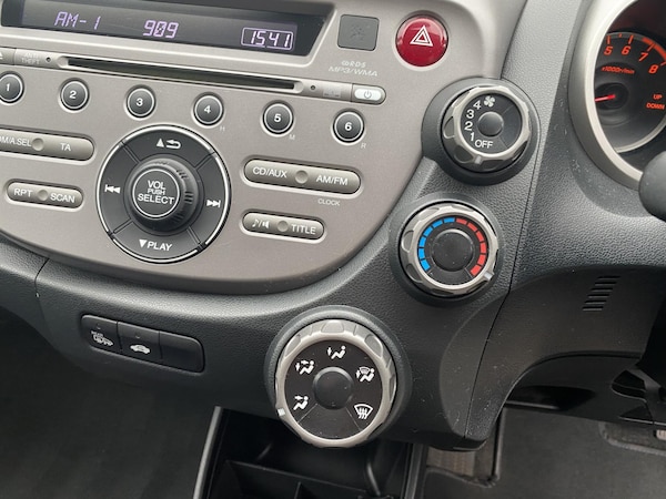 Used Honda Jazz 2010 for sale - 76083614: Photo 43
