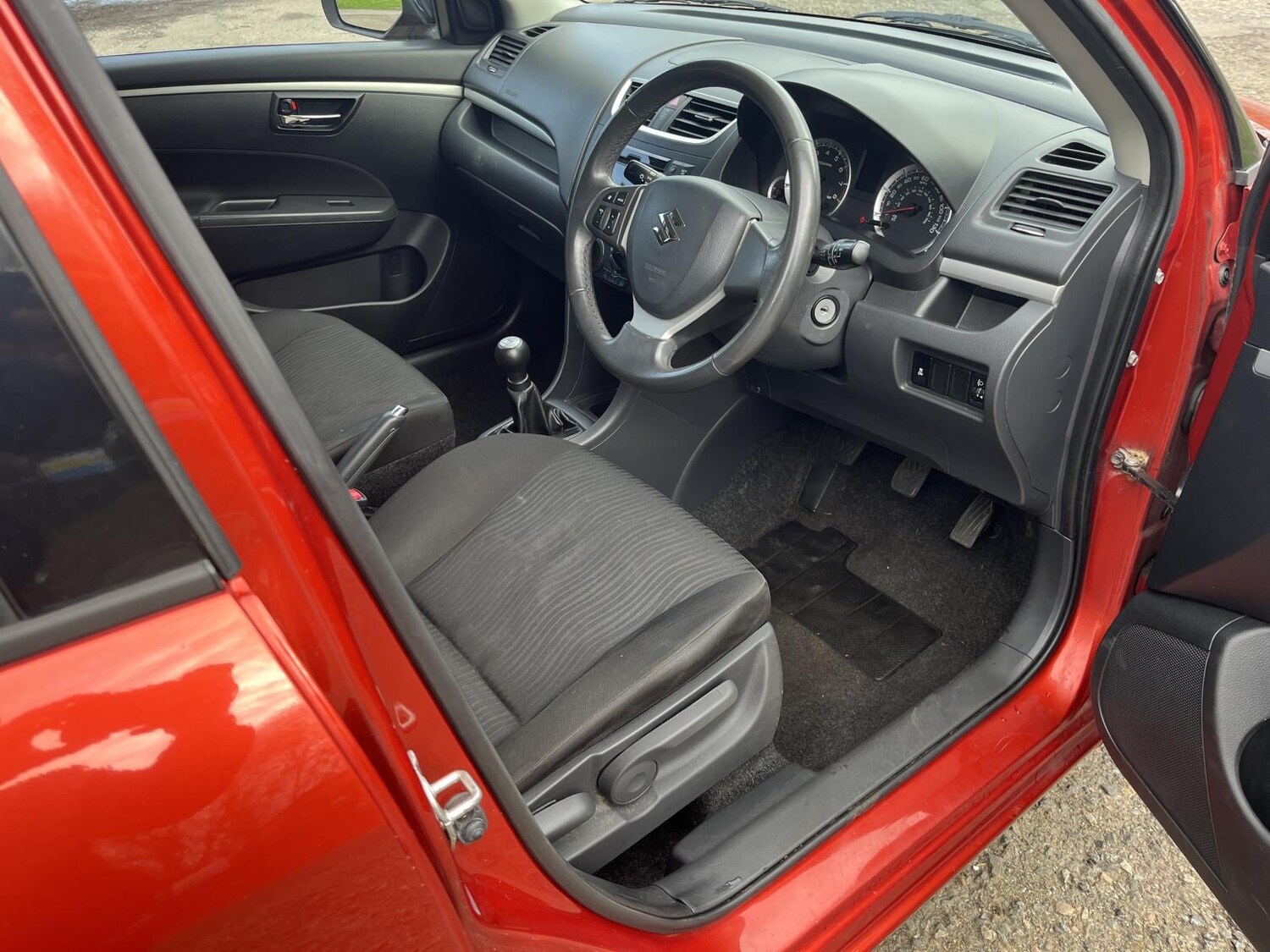 Used Suzuki Swift 2011 for sale - 77640922: Photo 26