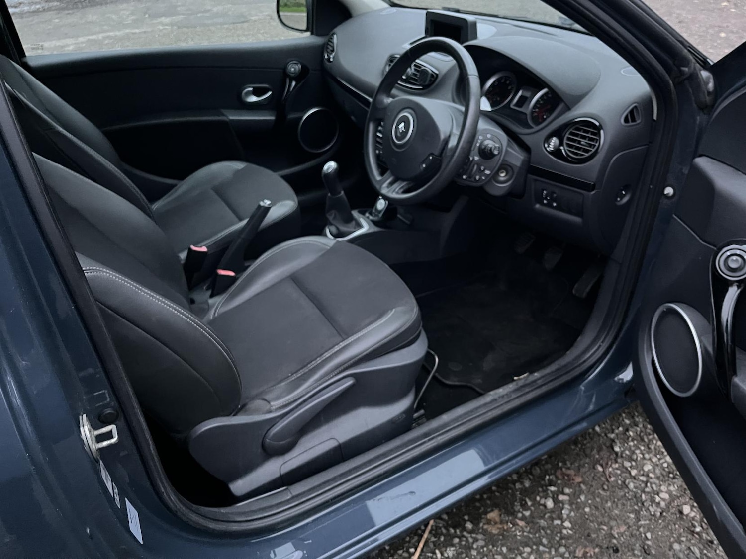 Used Renault Clio 2012 for sale - 76948932: Photo 29