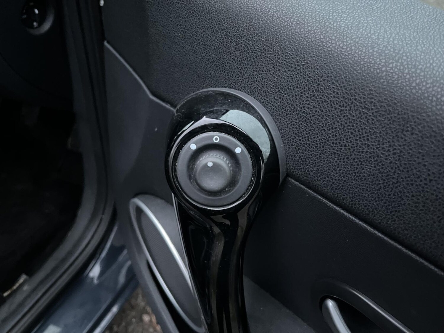 Used Renault Clio 2012 for sale - 76948932: Photo 33