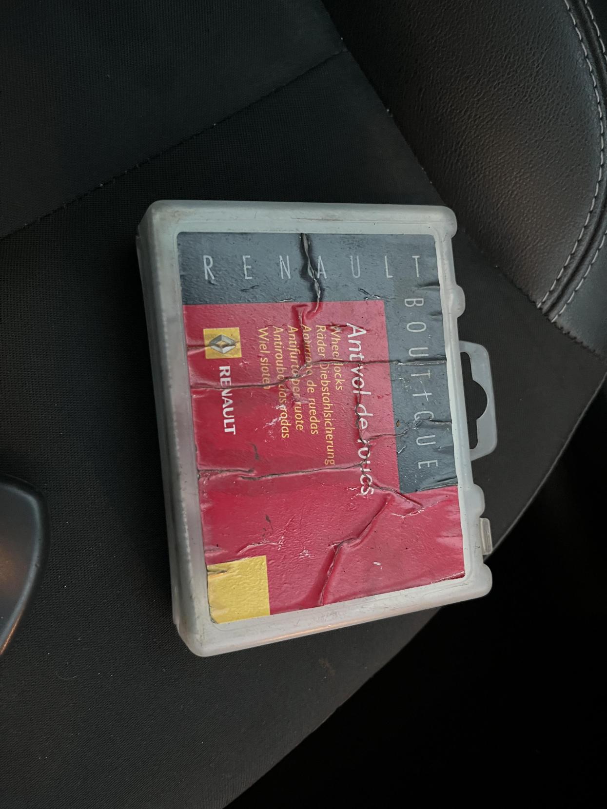 Used Renault Clio 2012 for sale - 76948932: Photo 36