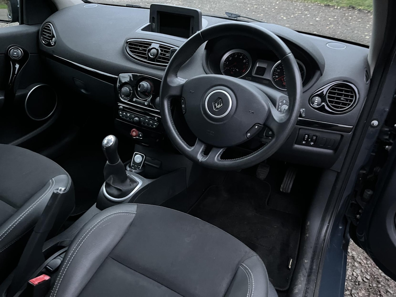 Used Renault Clio 2012 for sale - 76948932: Photo 7