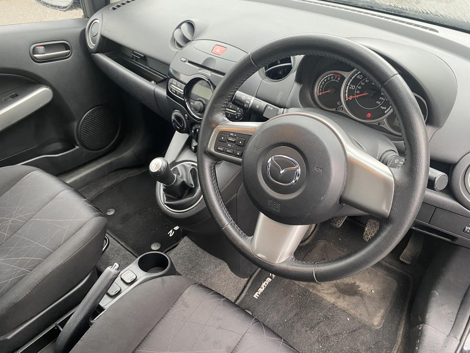 Used Mazda Mazda2 2012 for sale - 77791325: Photo 29