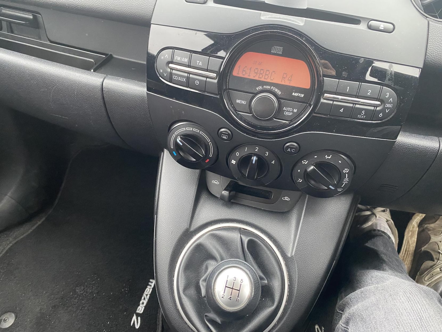 Used Mazda Mazda2 2012 for sale - 77791325: Photo 31