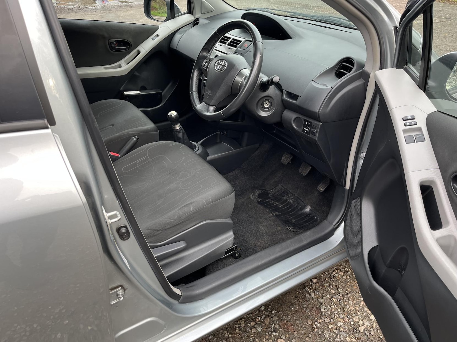 Used Toyota Yaris 2009 for sale - 76975387: Photo 38