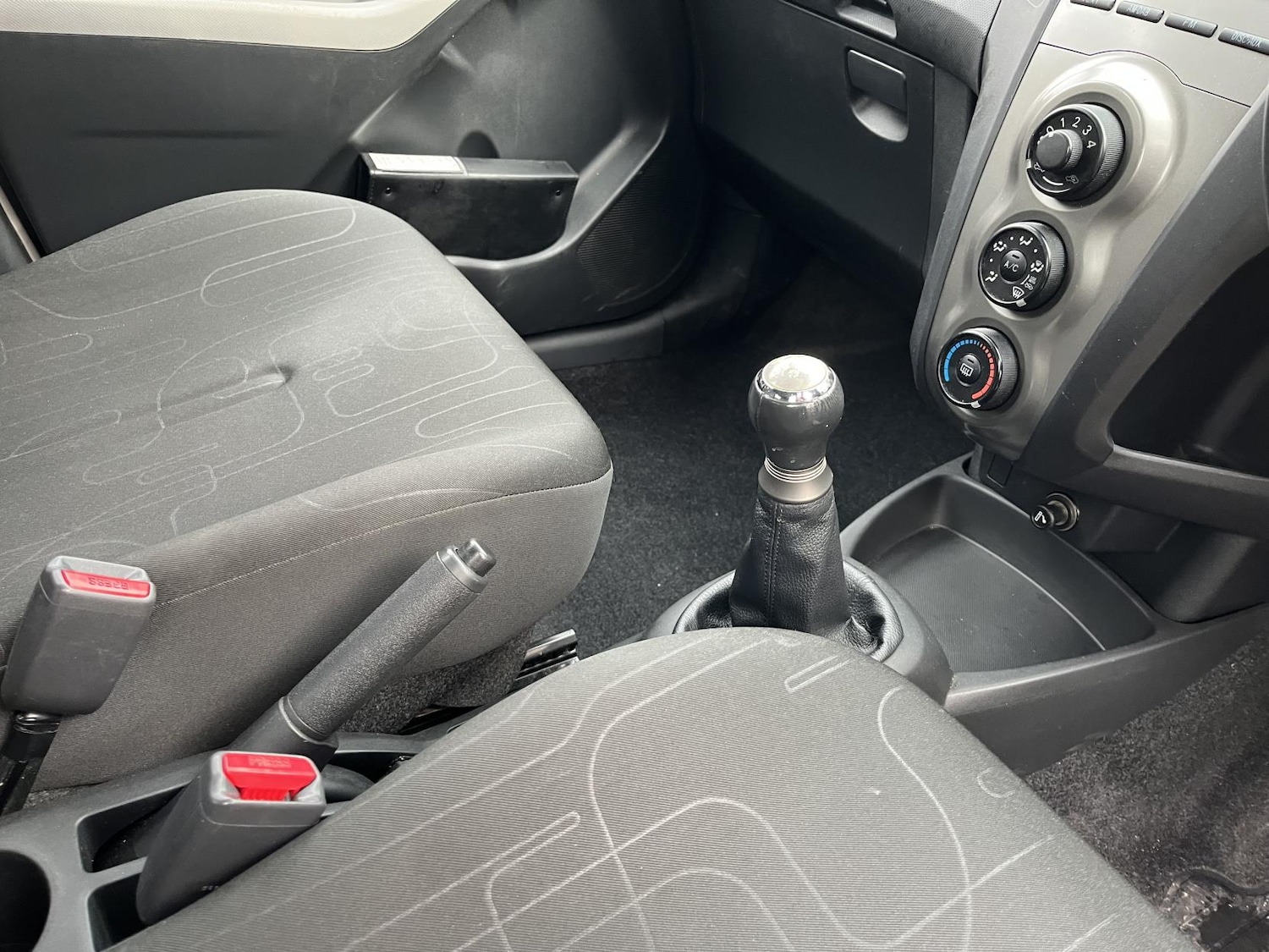 Used Toyota Yaris 2009 for sale - 76975387: Photo 39