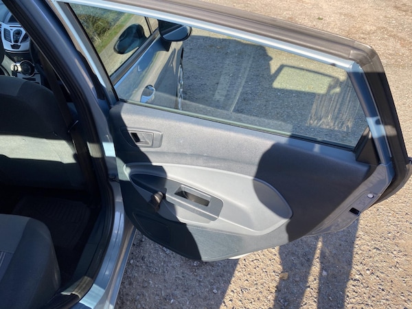 Used Ford Fiesta 2009 for sale - 76143180: Photo 37