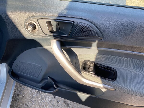 Used Ford Fiesta 2009 for sale - 76143180: Photo 42