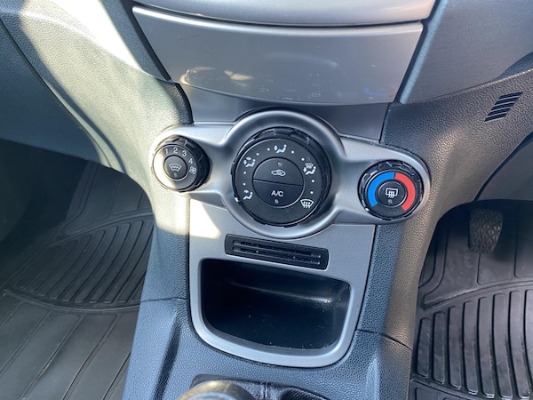 Used Ford Fiesta 2009 for sale - 76143180: Photo 49