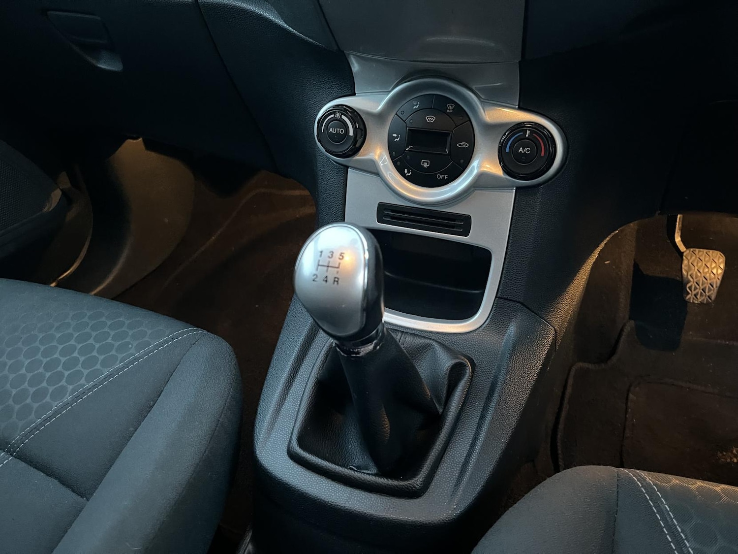 Used Ford Fiesta 2010 for sale - 77201709: Photo 26