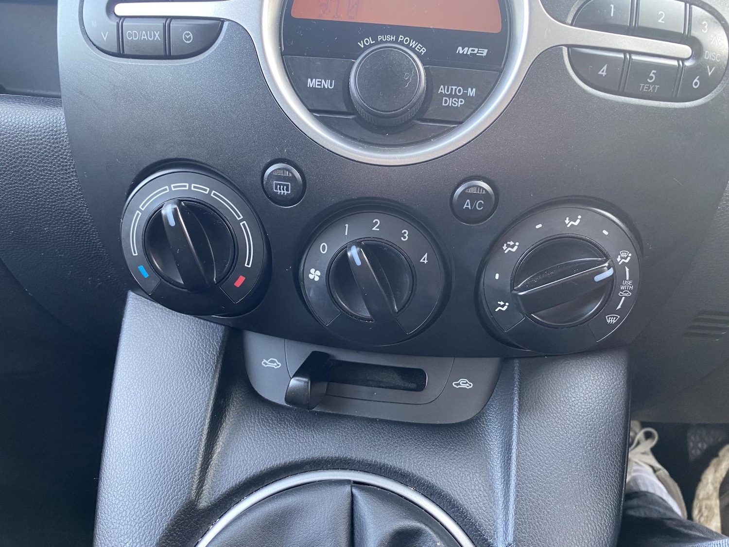 Used Mazda Mazda2 2010 for sale - 77581577: Photo 35