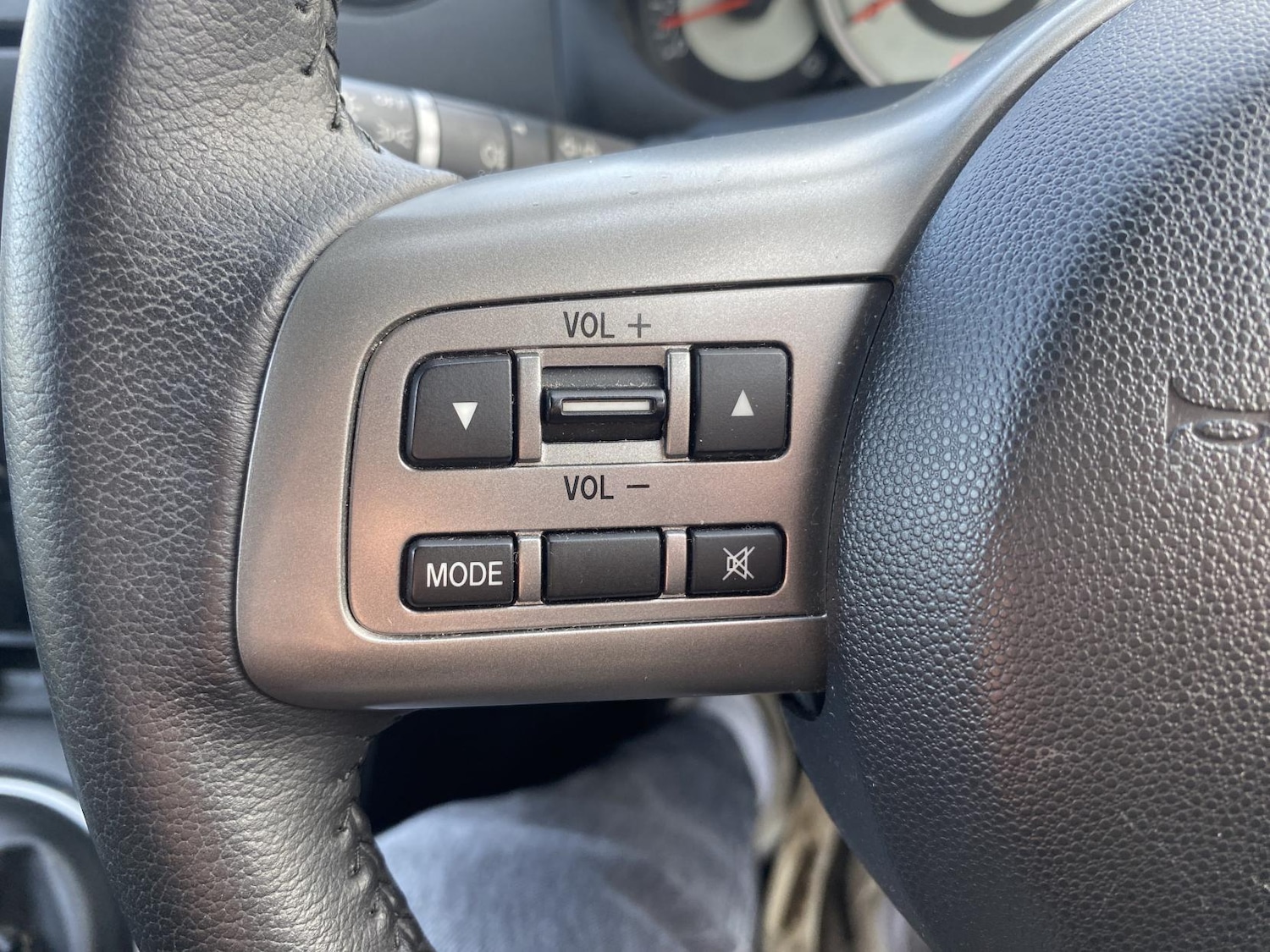 Used Mazda Mazda2 2010 for sale - 77581577: Photo 37