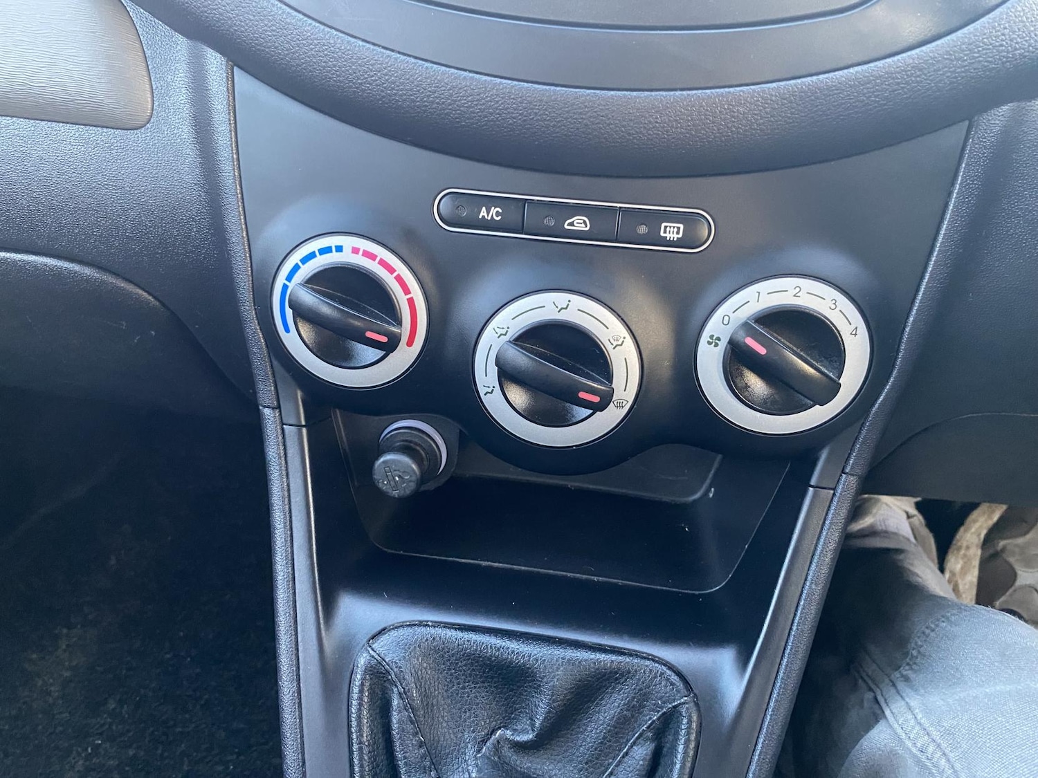 Used Hyundai i10 2011 for sale - 77694707: Photo 18