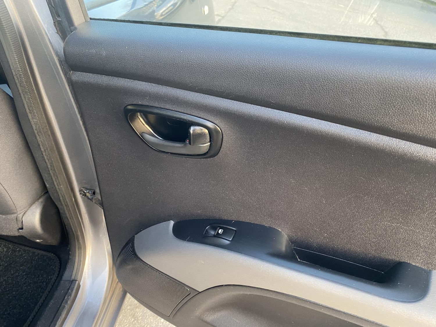 Used Hyundai i10 2011 for sale - 77694707: Photo 33