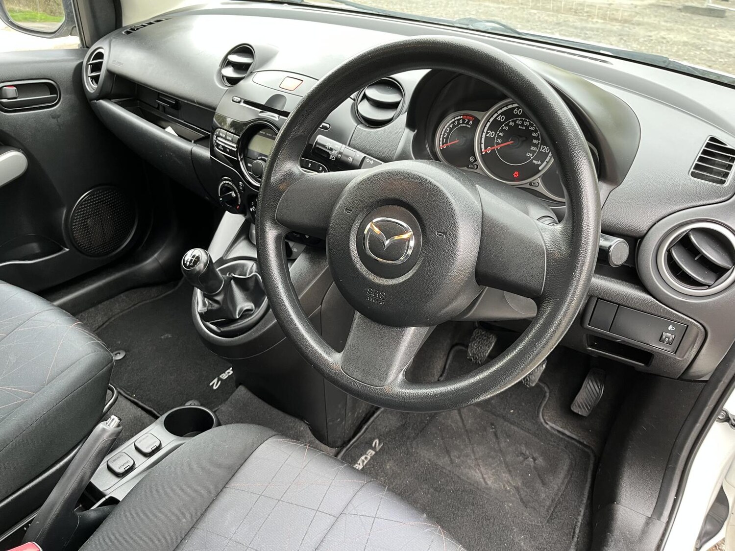 Used Mazda Mazda2 2013 for sale - 77918191: Photo 29