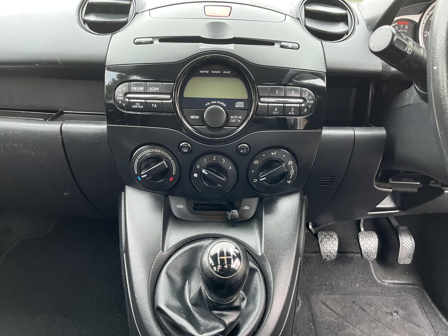 Used Mazda Mazda2 2013 for sale - 77918191: Photo 31