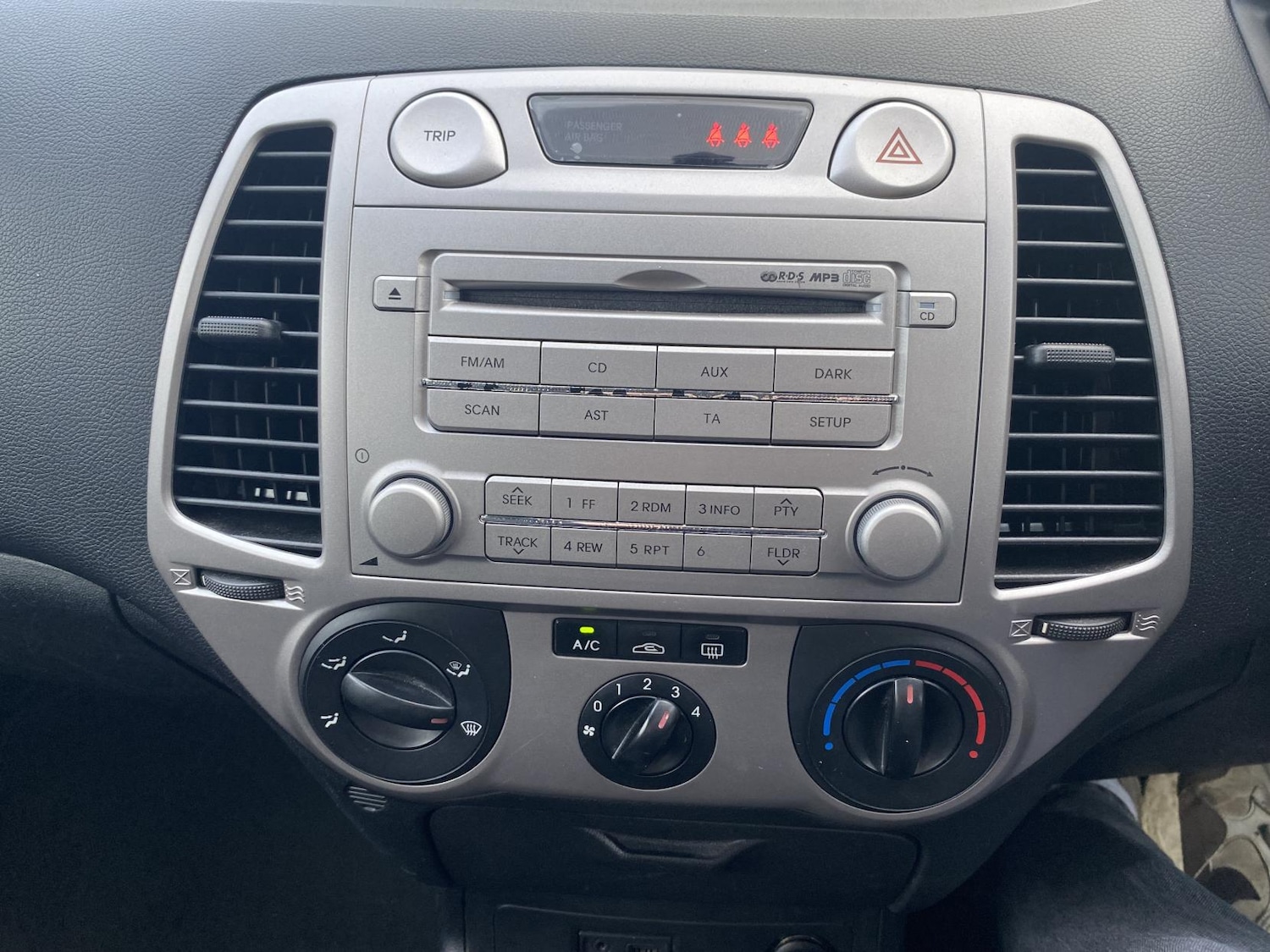 Used Hyundai i20 2009 for sale - 77264769: Photo 38