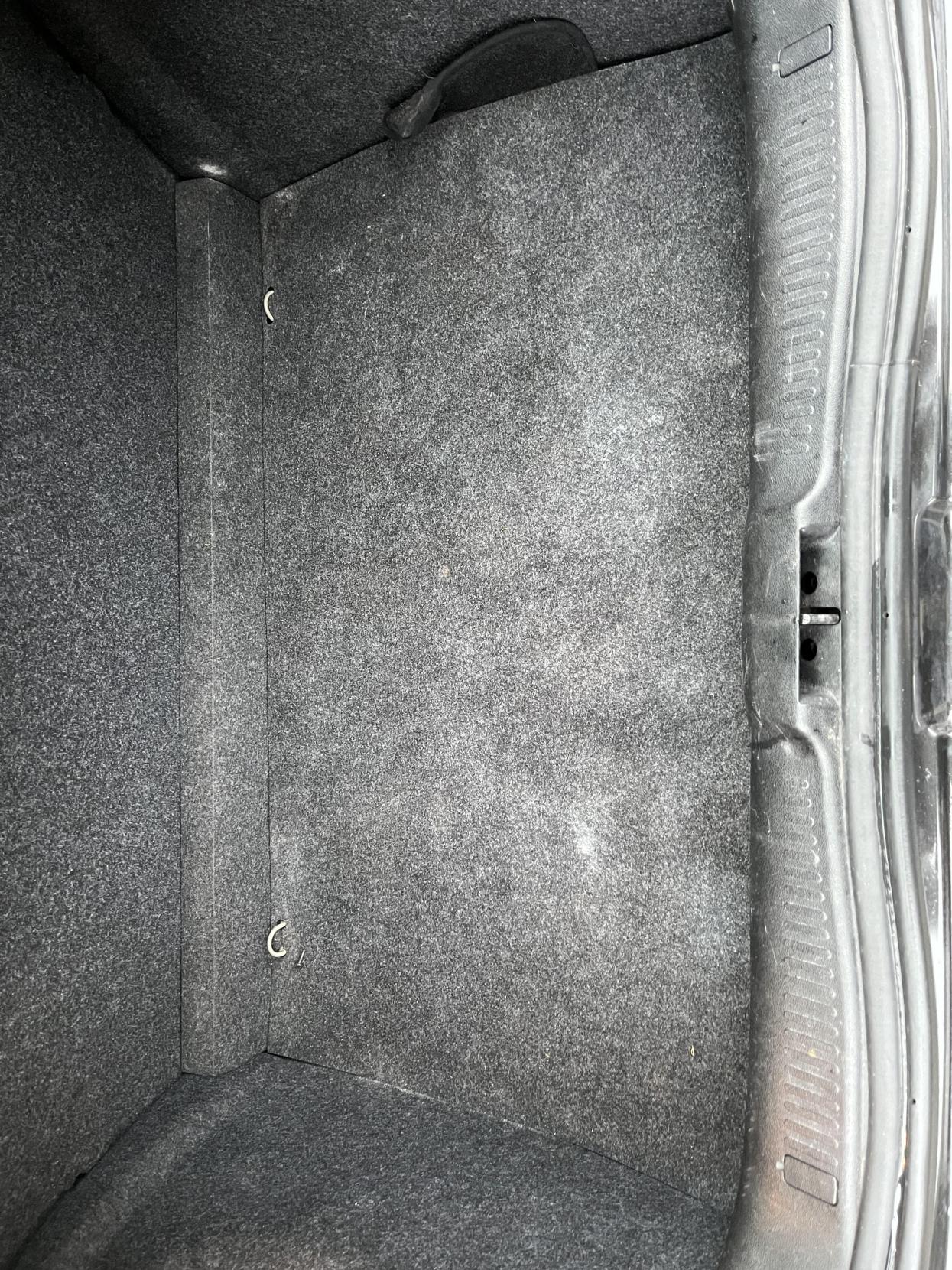 Used Renault Clio 2010 for sale - 77381188: Photo 13