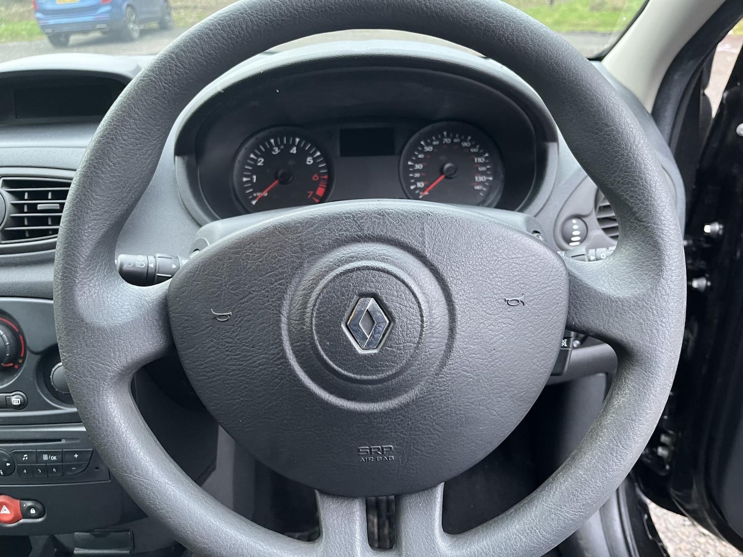 Used Renault Clio 2010 for sale - 77381188: Photo 16