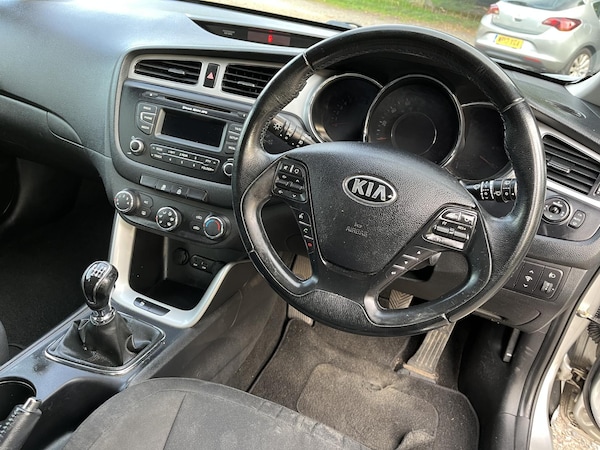 Used Kia Ceed 2014 for sale - 76108331: Photo 35