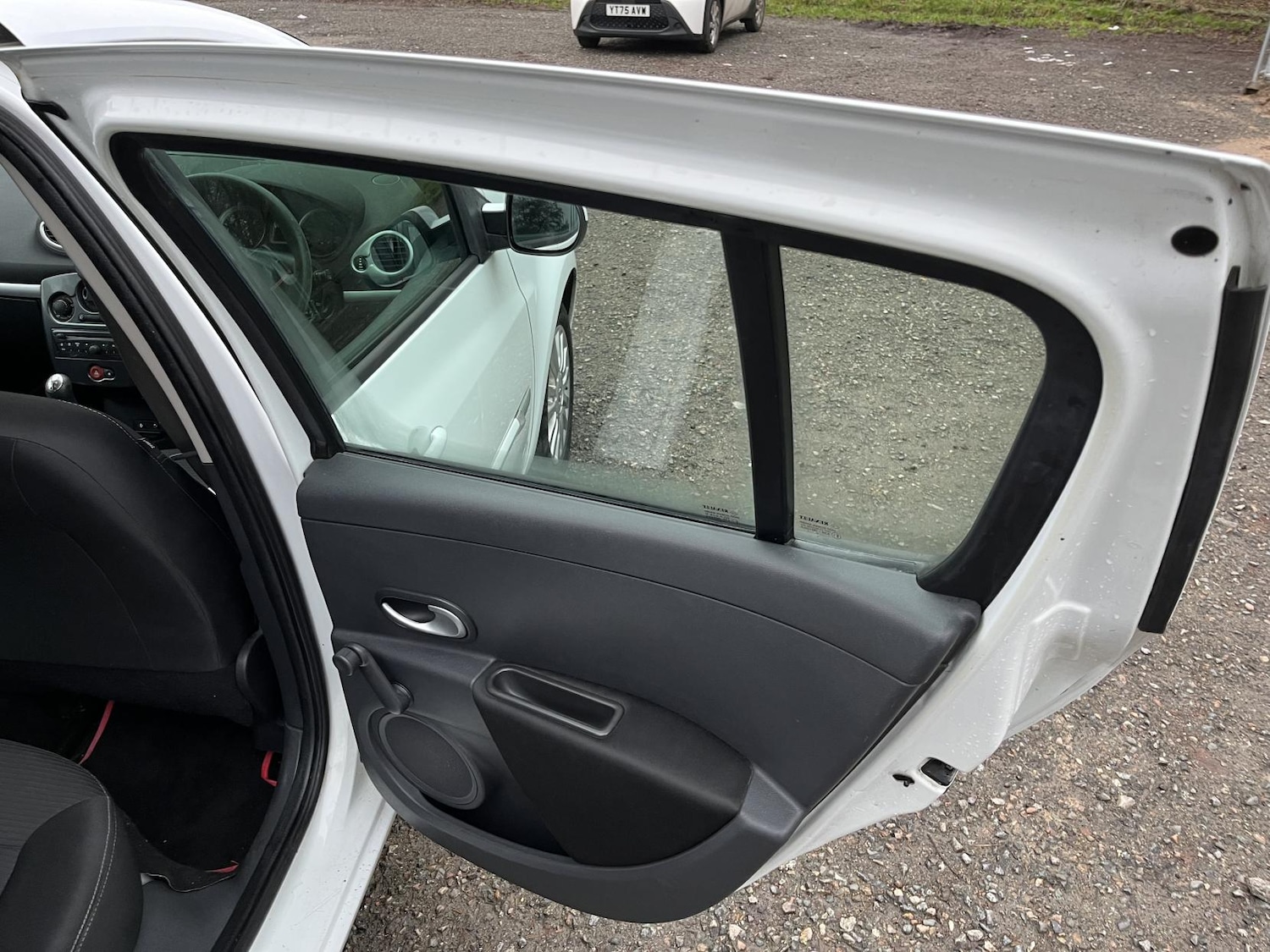 Used Renault Clio 2012 for sale - 77409907: Photo 22