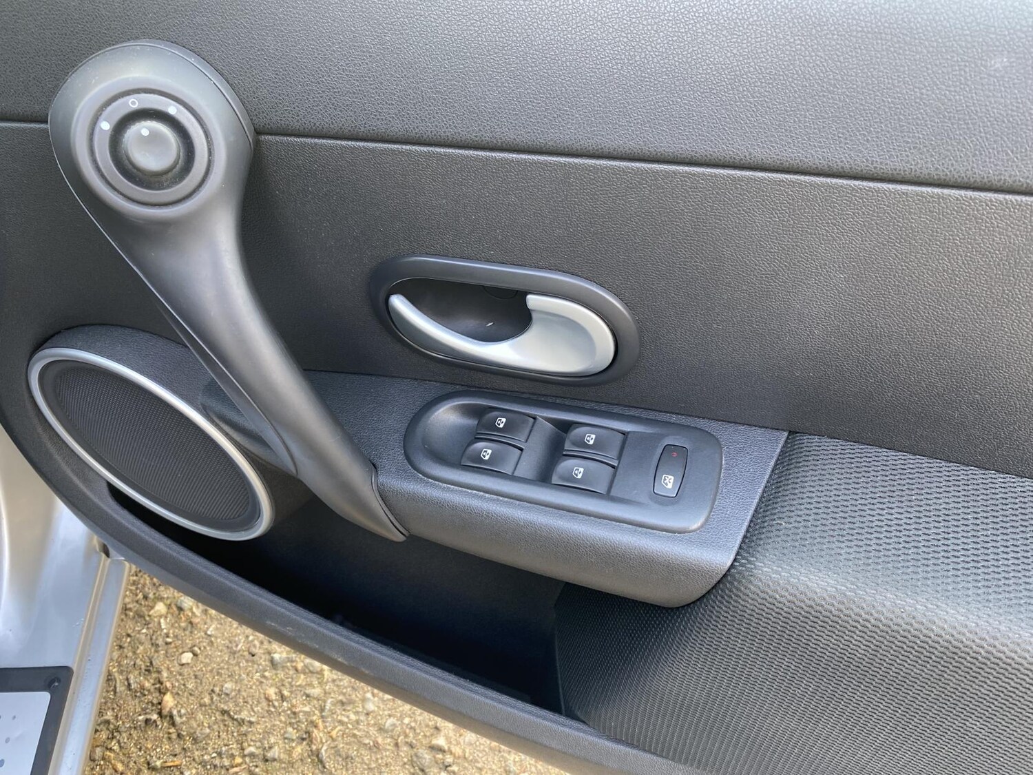 Used Renault Clio 2010 for sale - 77656707: Photo 38