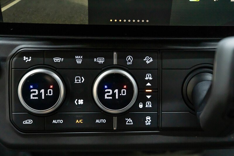 Used Land Rover Defender 90 for sale - 77227965: Photo 34