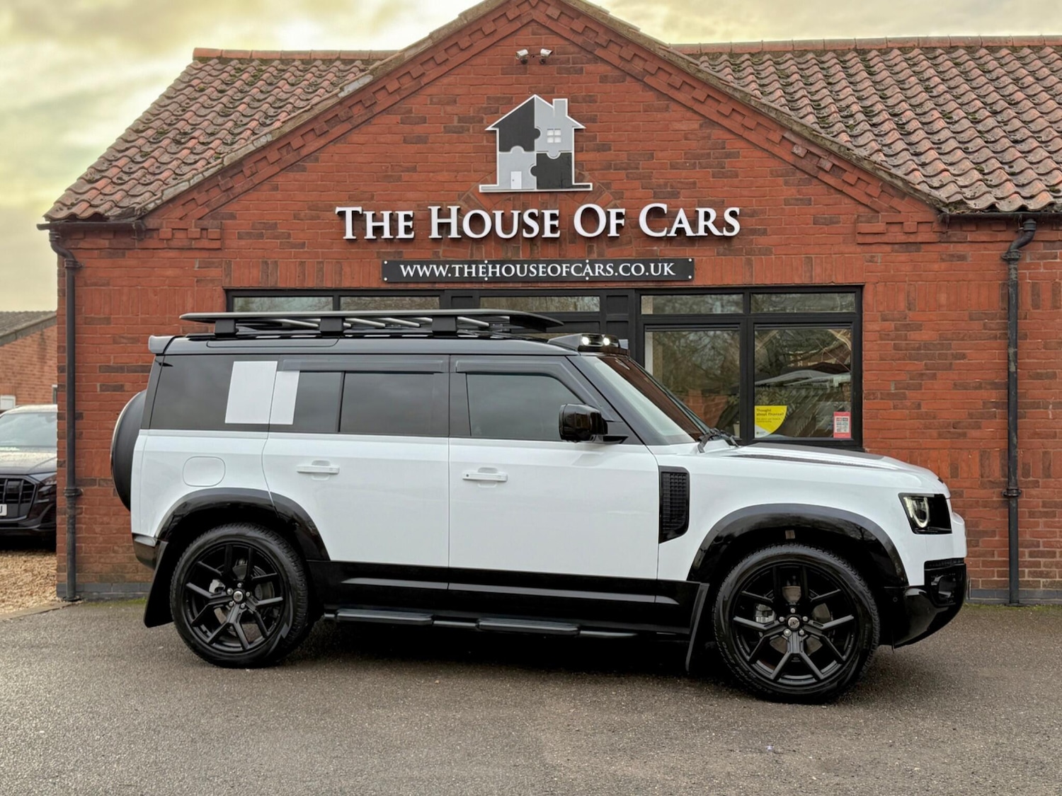 Used Land Rover Defender 110 2025 for sale - 77131394: Photo 2