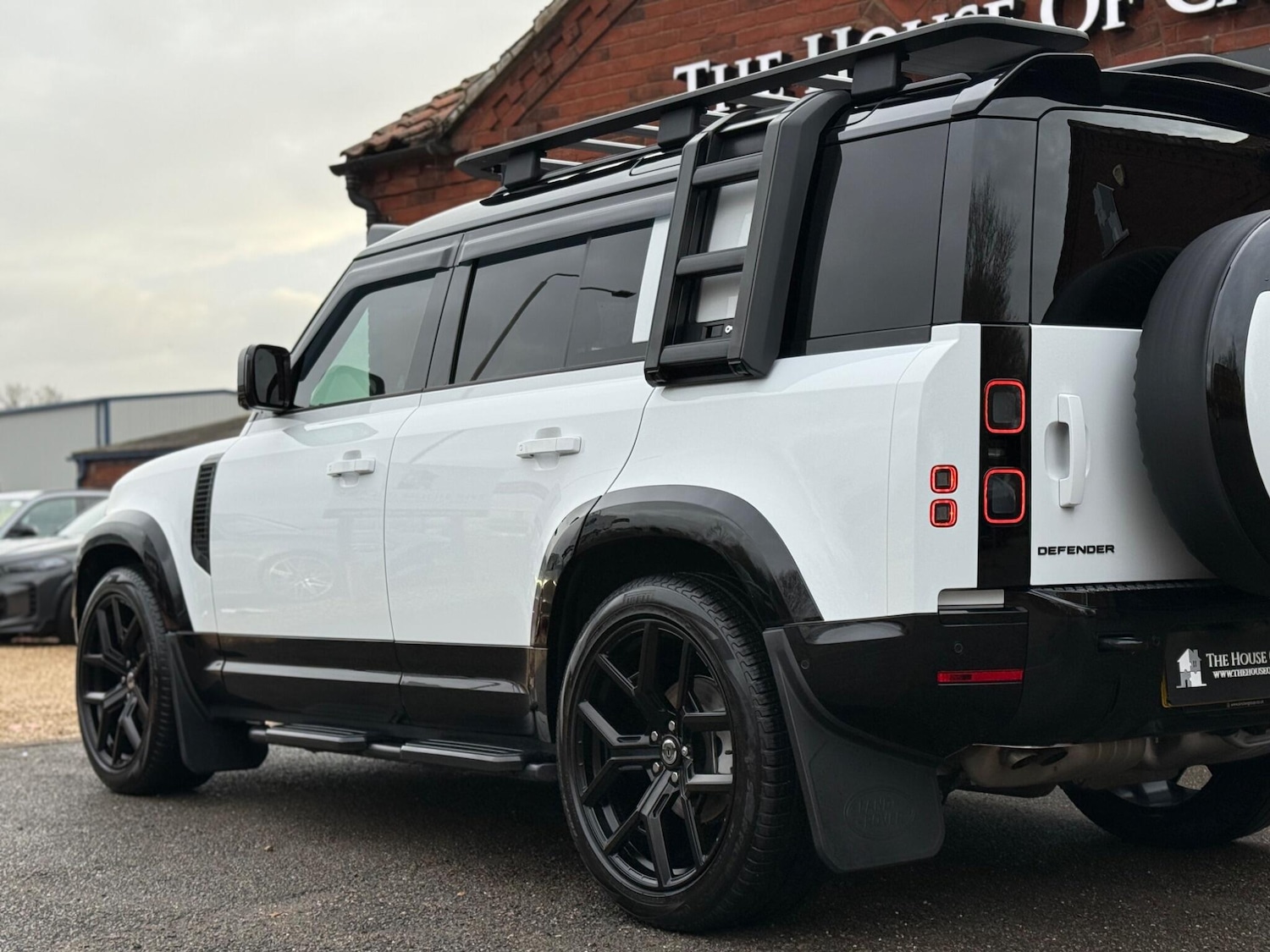 Used Land Rover Defender 110 2025 for sale - 77131394: Photo 23