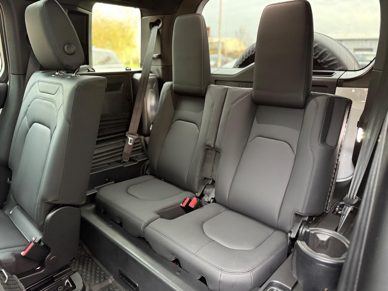 Used Land Rover Defender 110 2025 for sale - 77131394: Photo 34