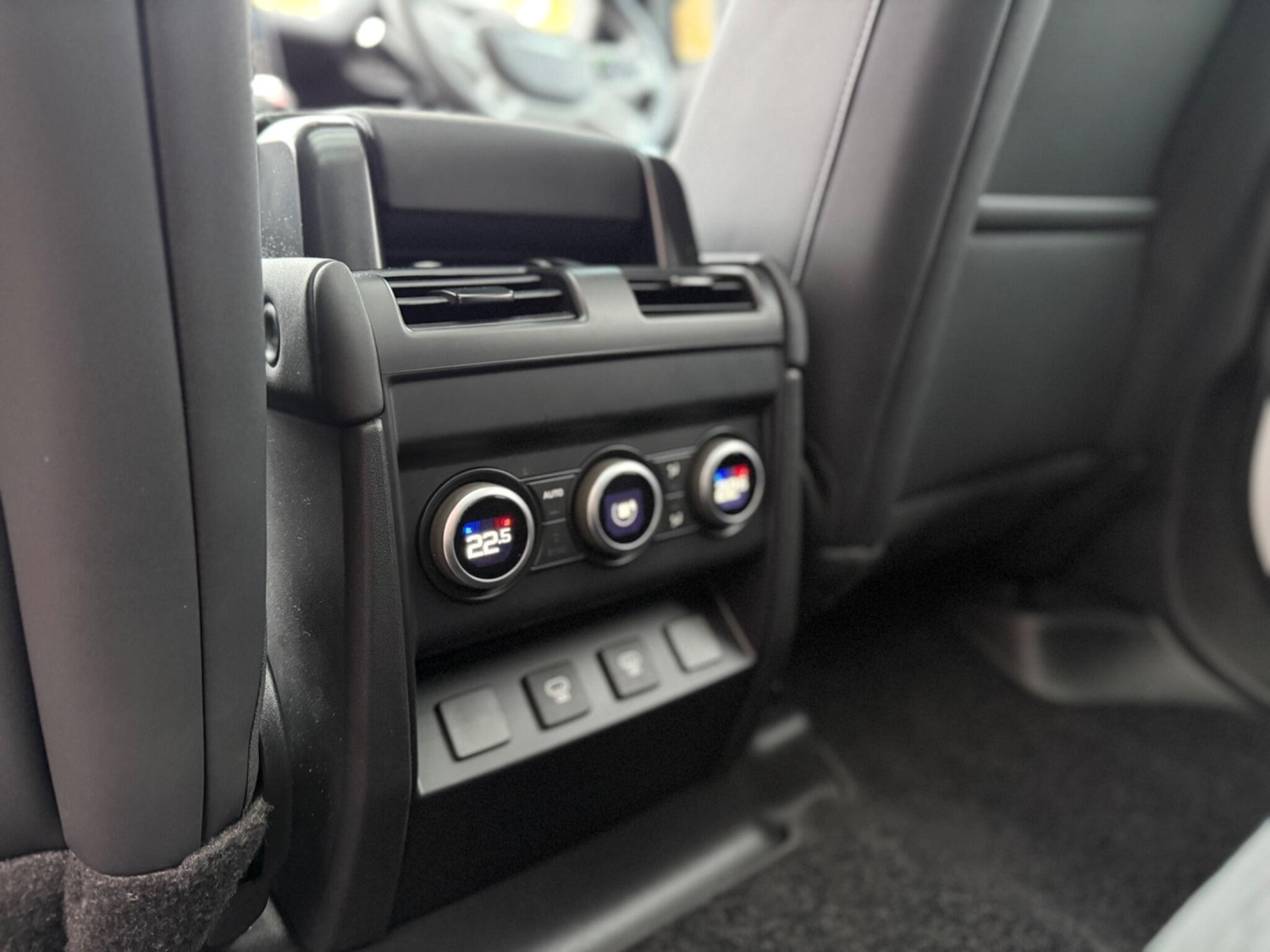 Used Land Rover Defender 110 2025 for sale - 77131394: Photo 36