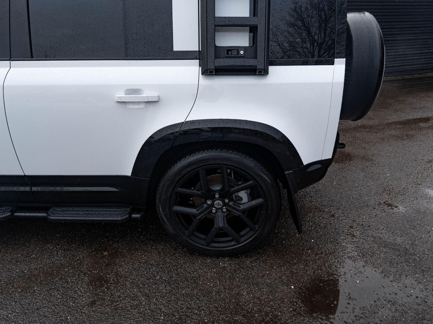 Used Land Rover Defender 110 2025 for sale - 77131394: Photo 37