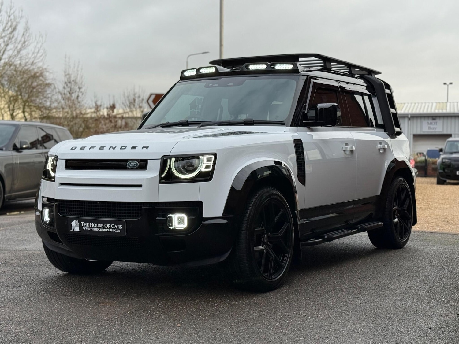 Used Land Rover Defender 110 2025 for sale - 77131394: Photo 4