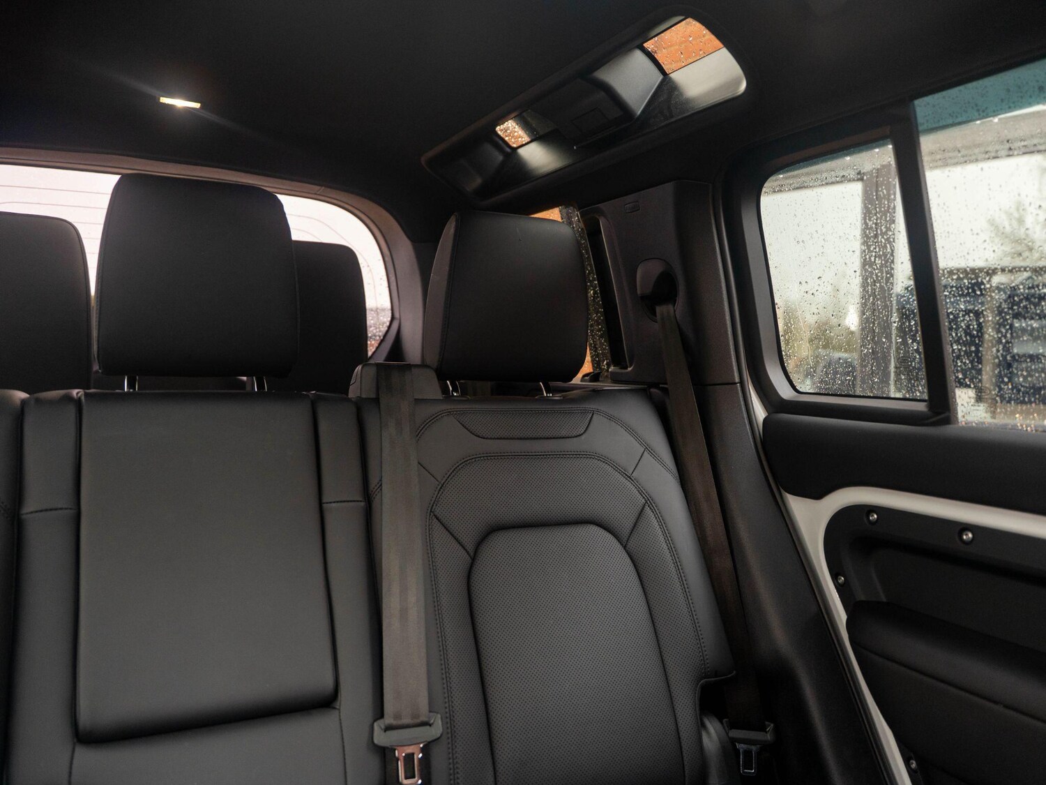 Used Land Rover Defender 110 2025 for sale - 77131394: Photo 48