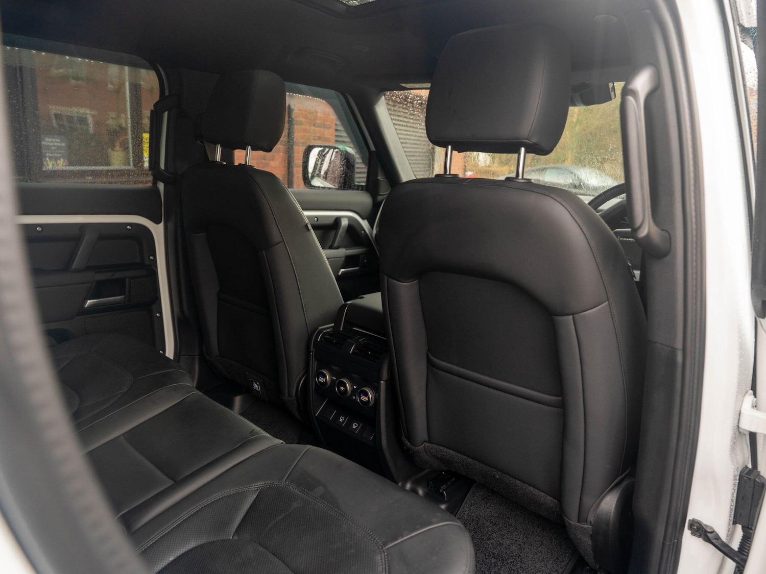 Used Land Rover Defender 110 2025 for sale - 77131394: Photo 49