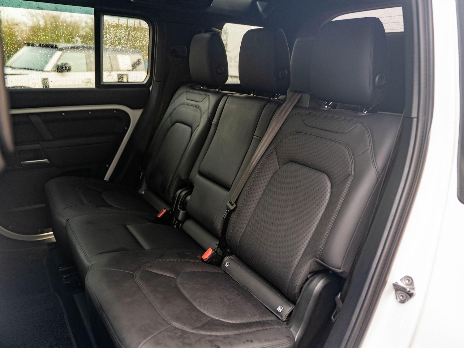 Used Land Rover Defender 110 2025 for sale - 77131394: Photo 53