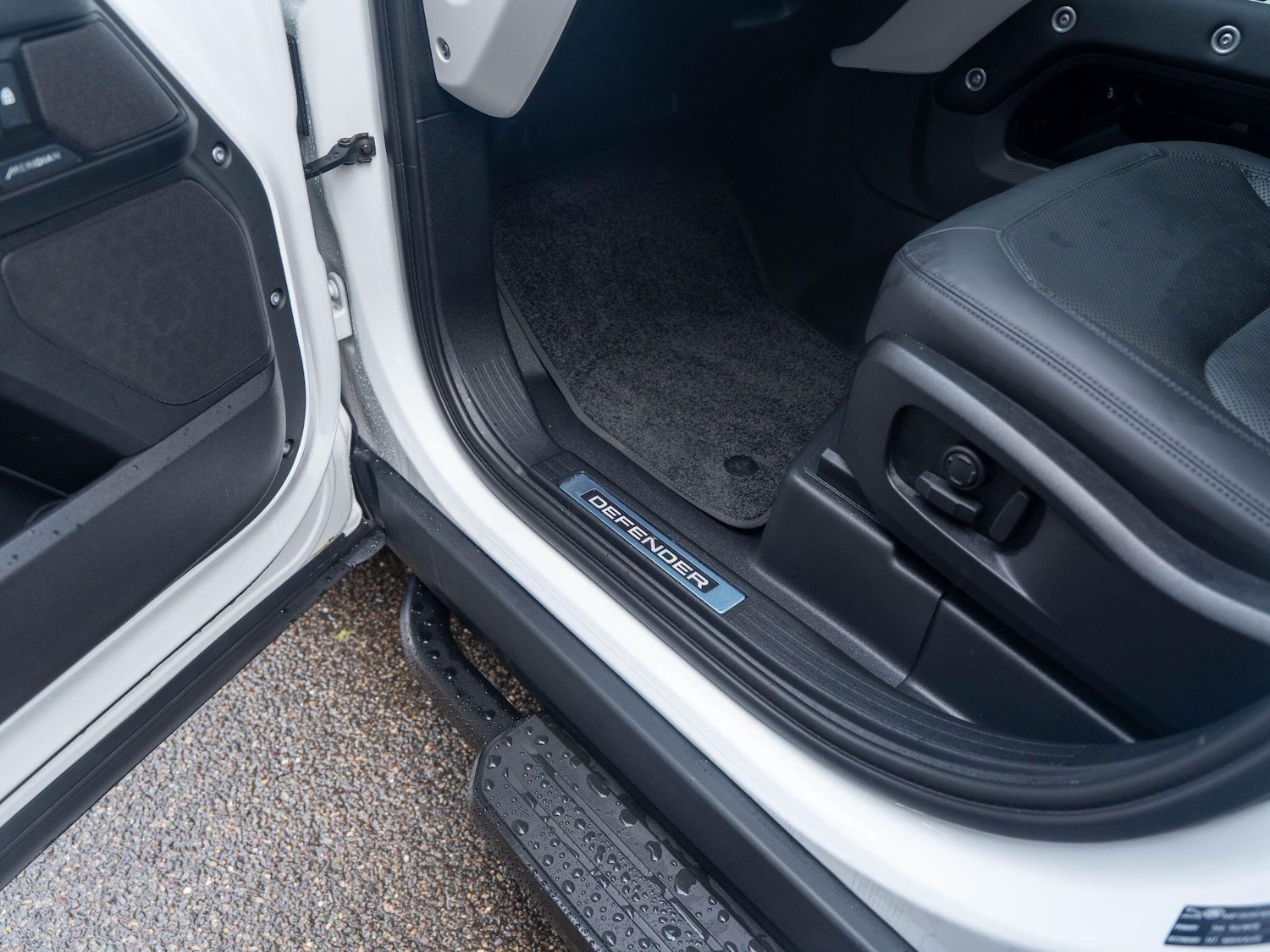 Used Land Rover Defender 110 2025 for sale - 77131394: Photo 54