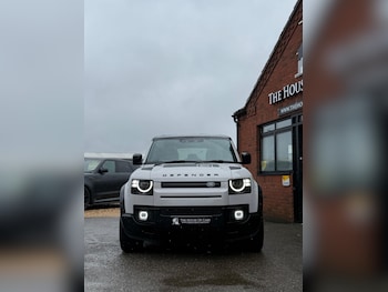 Used Land Rover Defender 110 2025 for sale - 77510143: Photo