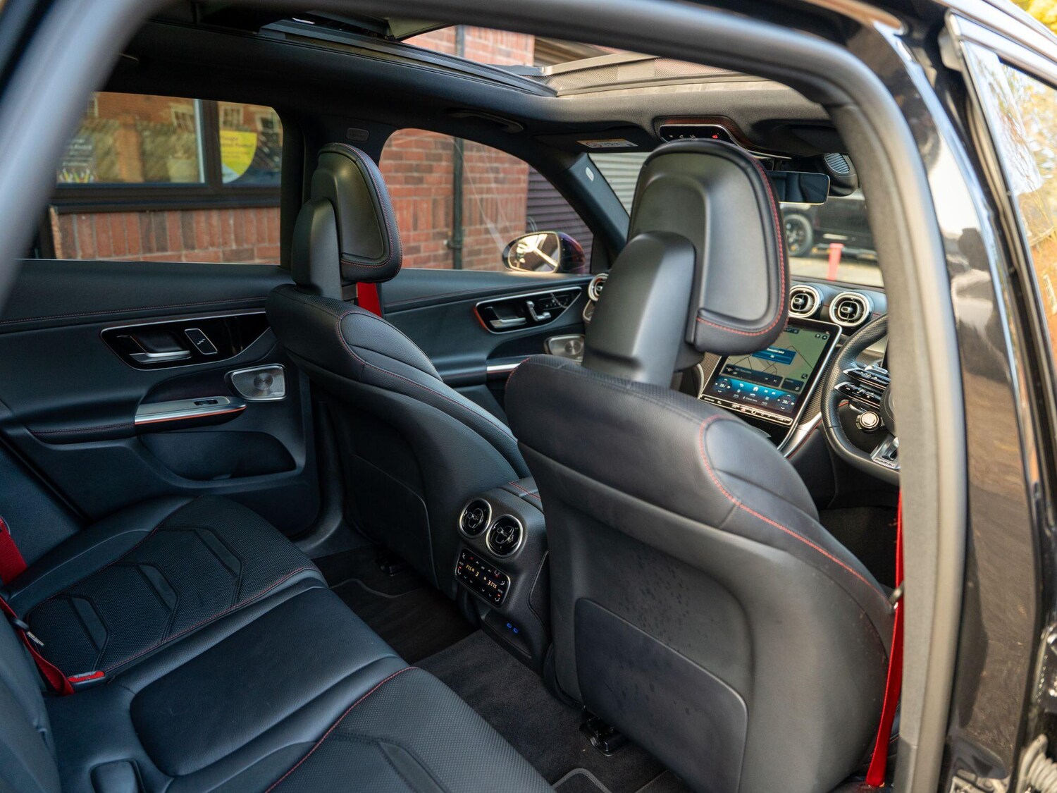 Used Mercedes-Benz GLC 2024 for sale - 76213955: Photo 47