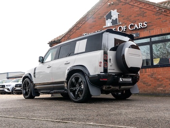 Used Land Rover Defender 2025 for sale - 77799244: Photo