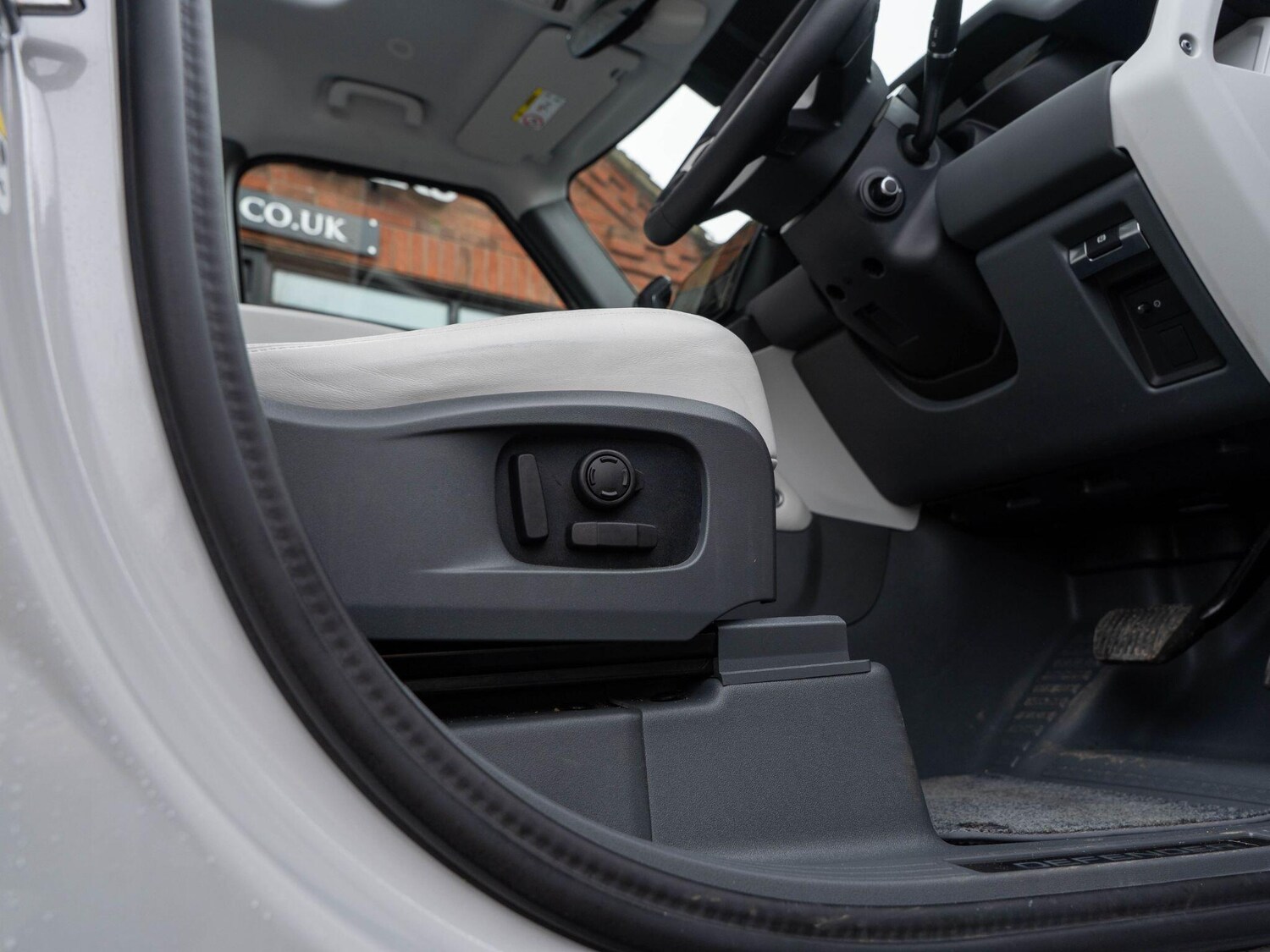 Used Land Rover Defender 2025 for sale - 77799244: Photo 61