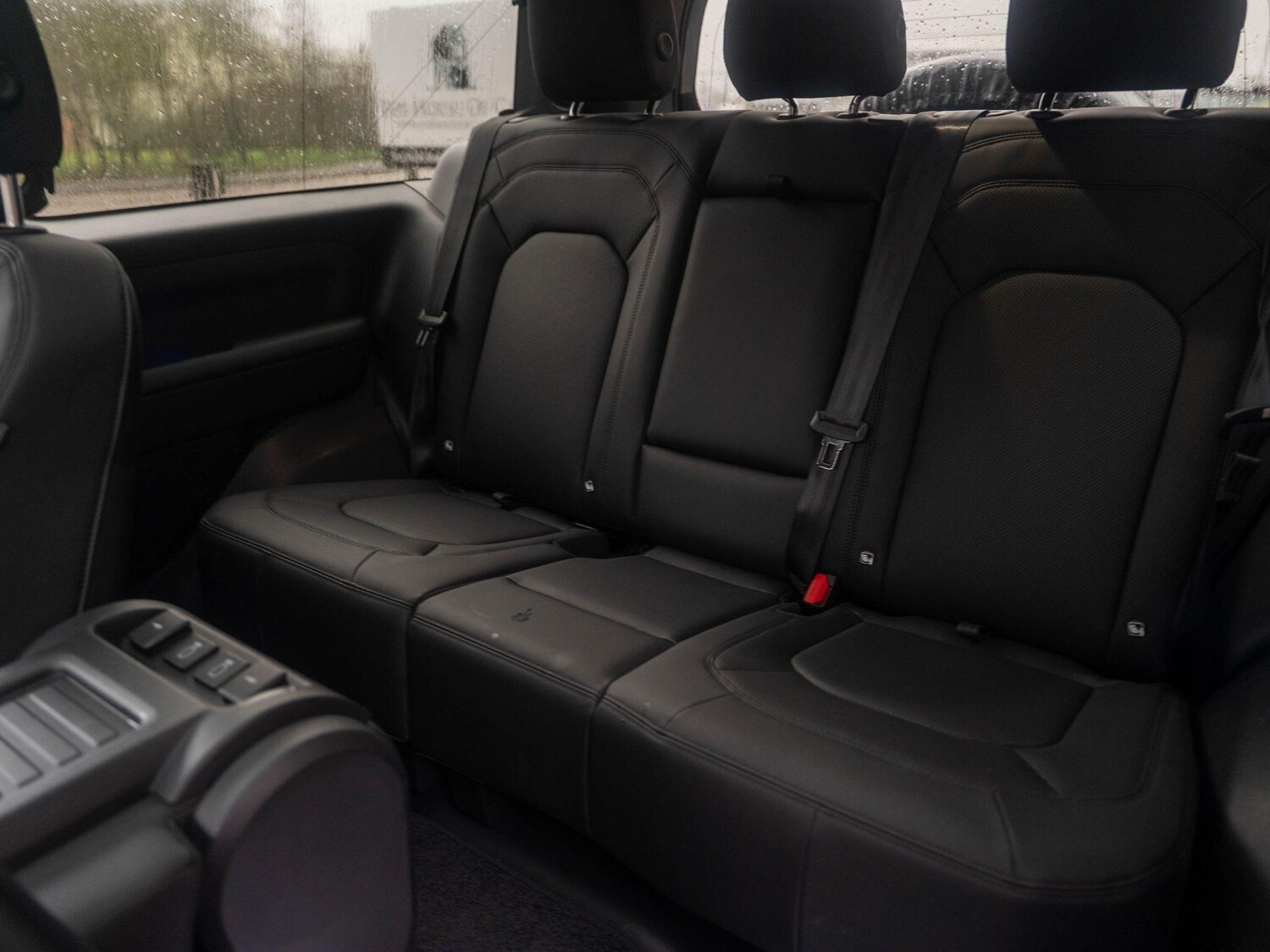 Used Land Rover Defender 90 2025 for sale - 77144318: Photo 50